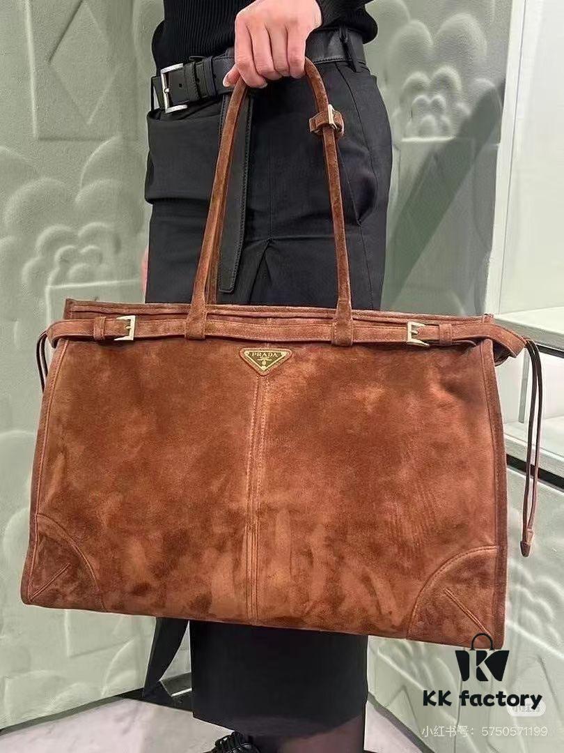 Sanded, size 38x30x12, model number 2452. Prada's recent unboxing joy