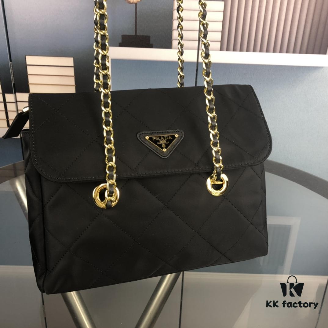 PRADA Vintage Style Chain Bag, Original Parachute Fabric, Retro Fashion, Unisex Design, Size 29x23.6cm, Model No. 2689