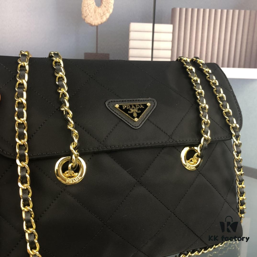 PRADA Vintage Style Chain Bag, Original Parachute Fabric, Retro Fashion, Unisex Design, Size 29x23.6cm, Model No. 2689