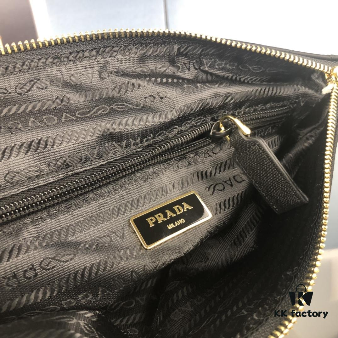 PRADA Vintage Style Chain Bag, Original Parachute Fabric, Retro Fashion, Unisex Design, Size 29x23.6cm, Model No. 2689