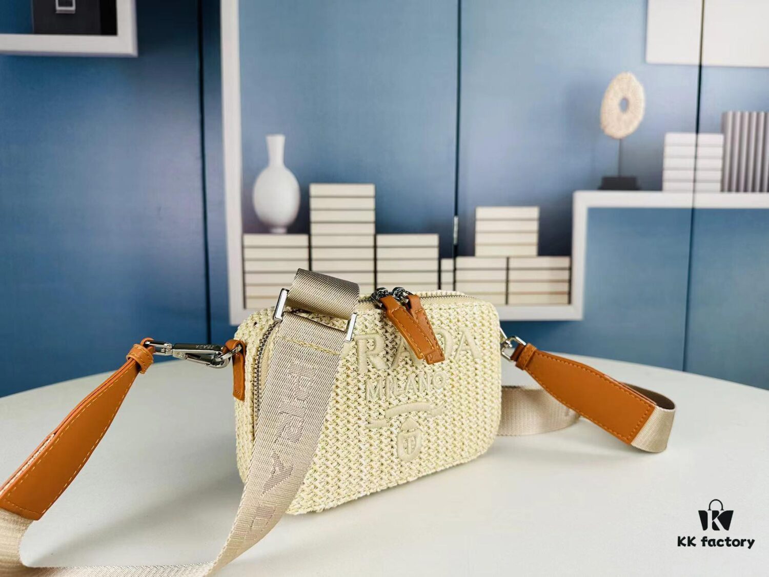 P Brand Raffia Camera Bag - Catch the Last Moments of Summer