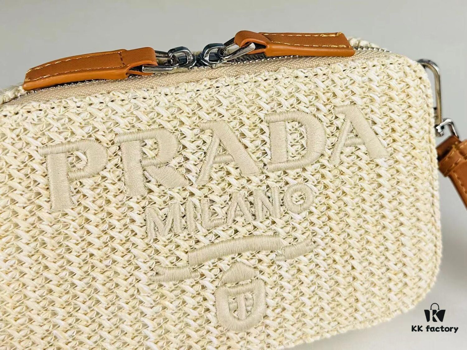 P Brand Raffia Camera Bag - Catch the Last Moments of Summer