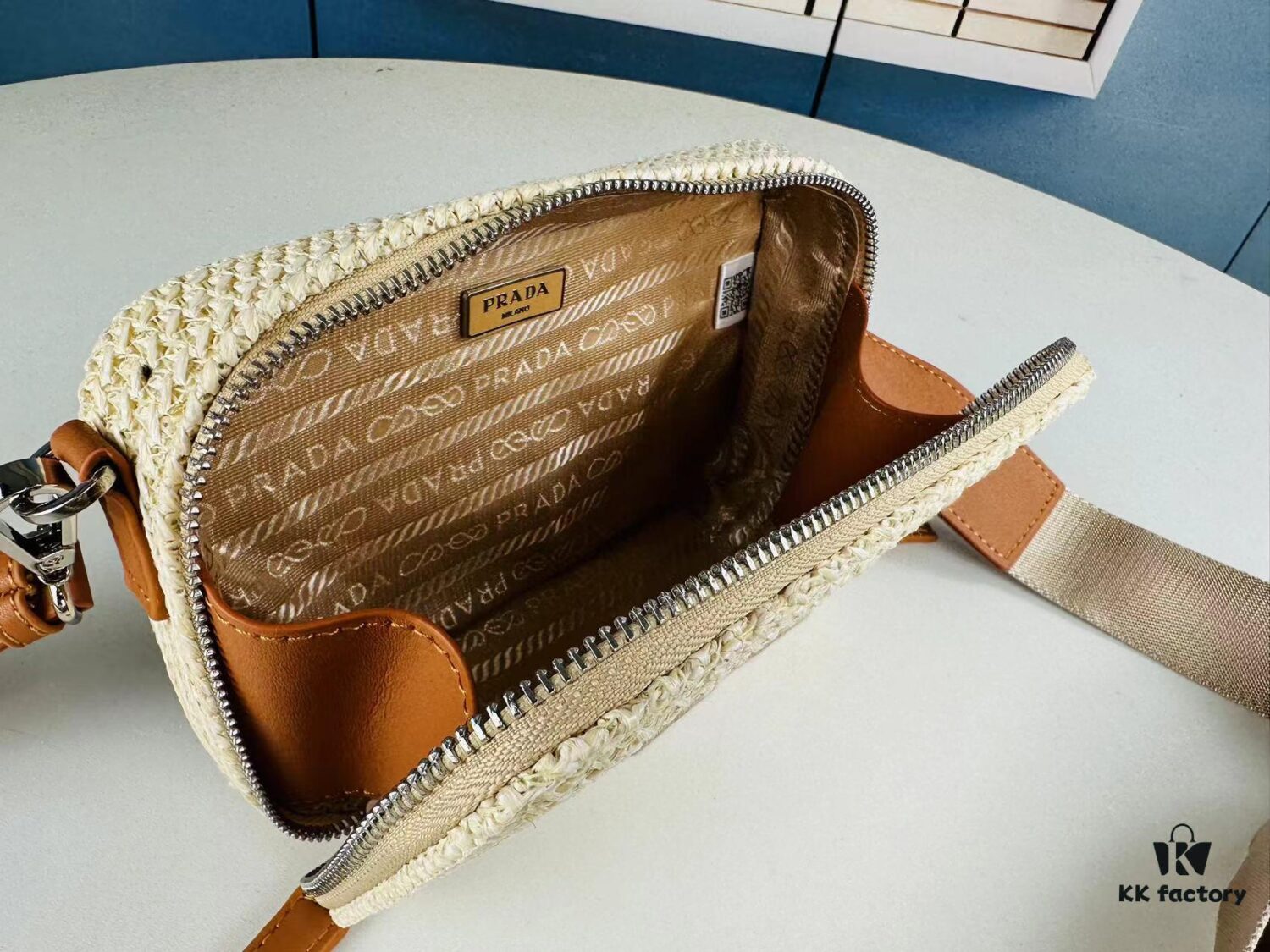 P Brand Raffia Camera Bag - Catch the Last Moments of Summer