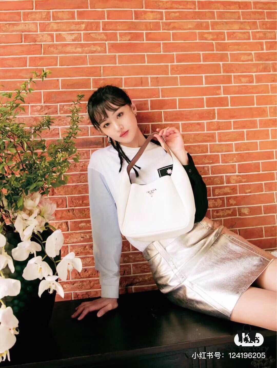 Prada Latest Tote Bag with Box ✅ Made from Genuine Italian Natural Pebbled Calfskin 💯