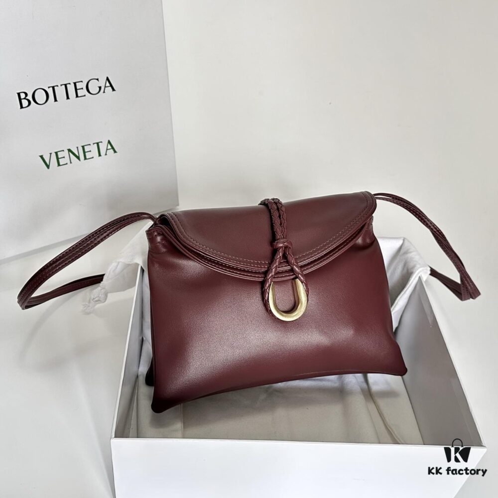 BV | New Arrival Medium Liberta Flap Crossbody & Handheld Bag