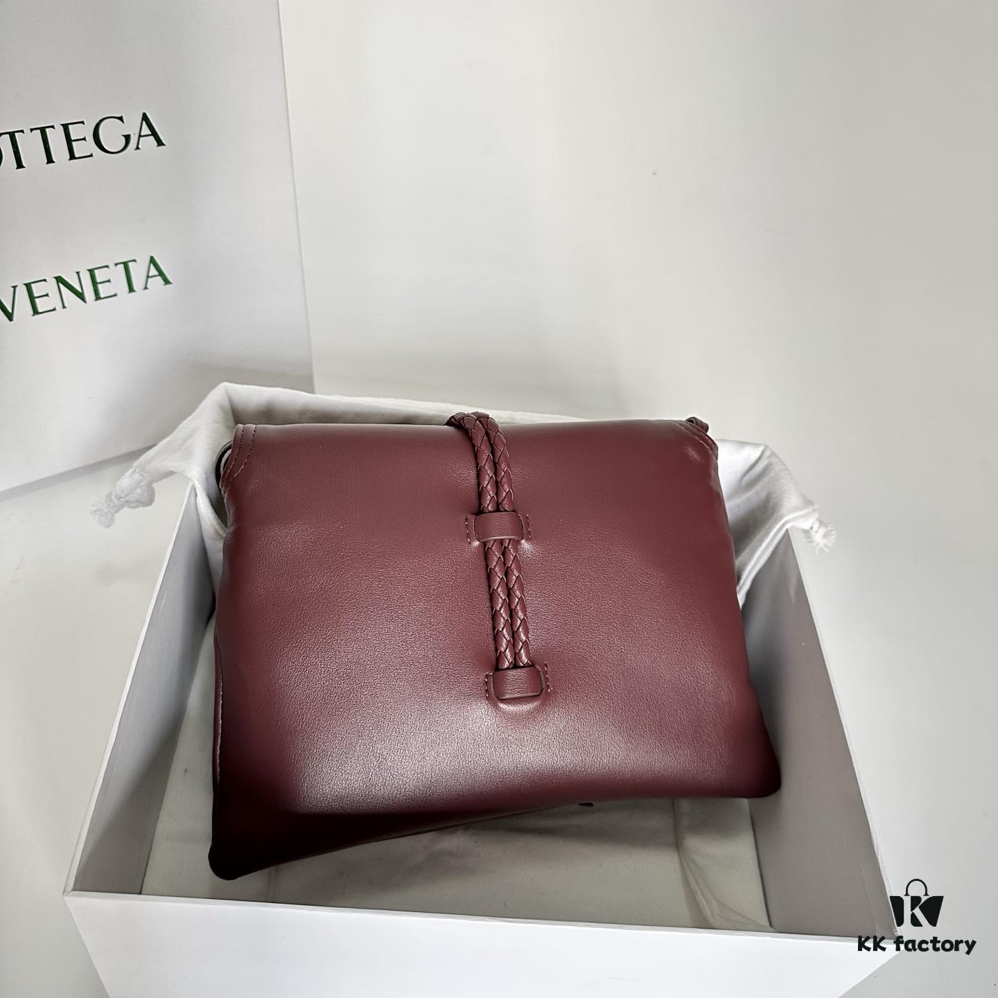 BV | New Arrival Medium Liberta Flap Crossbody & Handheld Bag