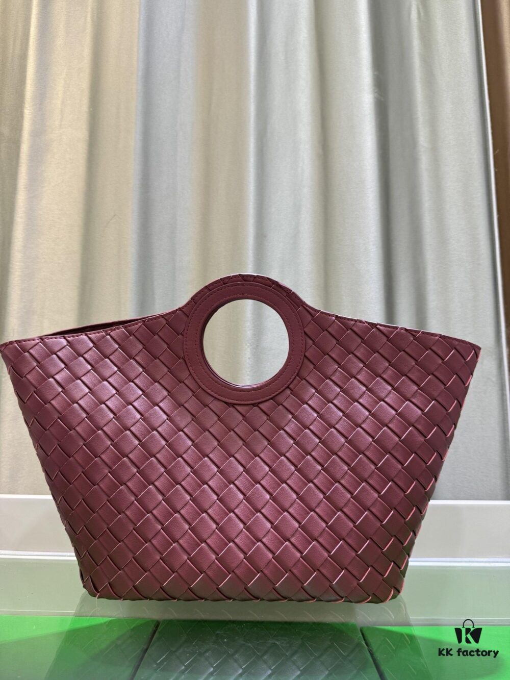 BV Picnic Woven Handbag - Bottega Veneta Women's New Retro Style Tote Bag from Early Autumn 2024 Collection