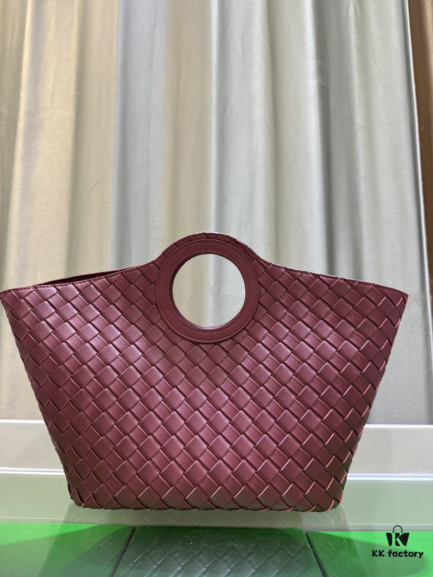 BV Picnic Woven Handbag - Bottega Veneta Women's New Retro Style Tote Bag from Early Autumn 2024 Collection
