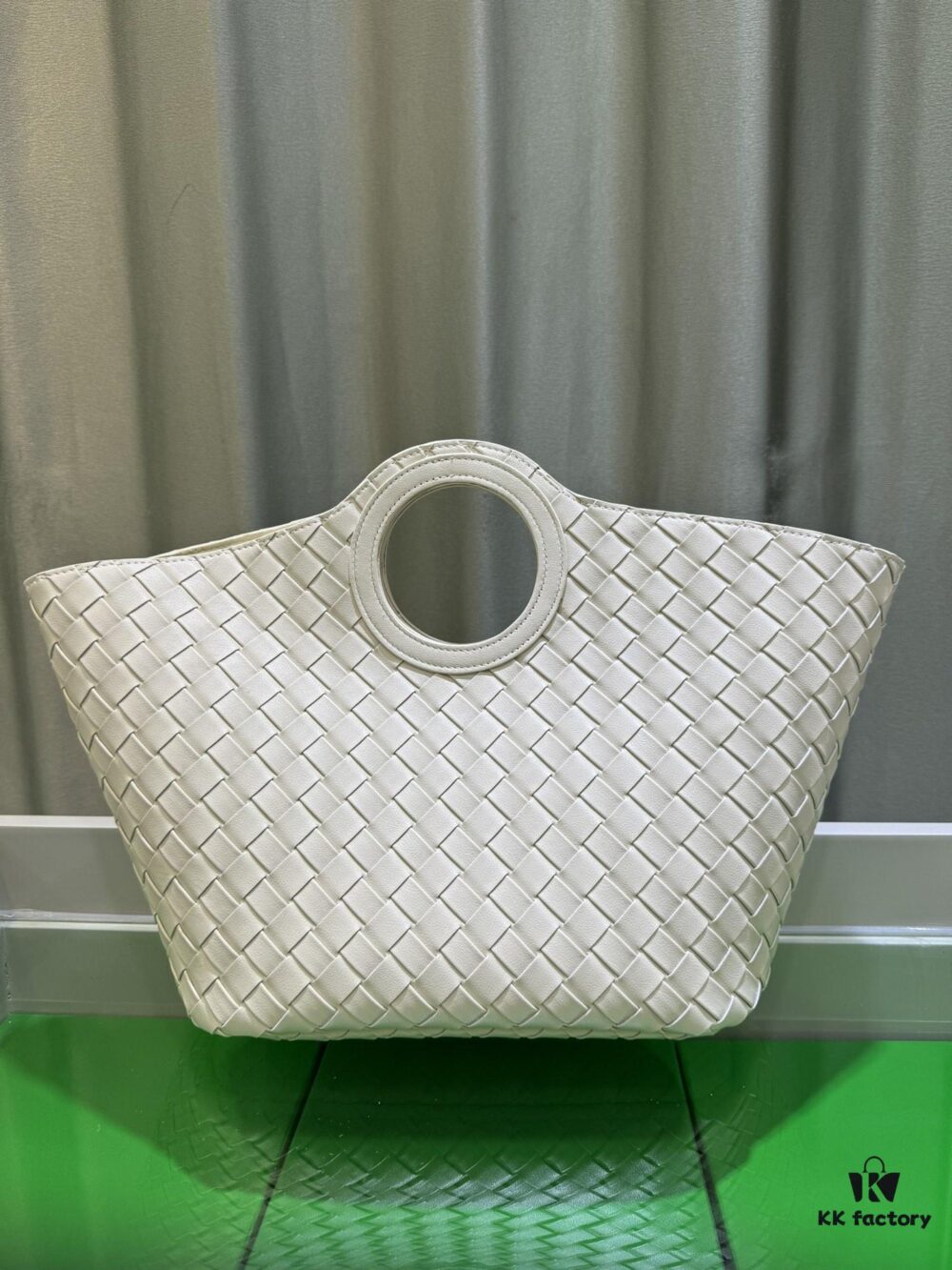 BV Picnic Woven Handbag, Bottega Veneta 2024 Early Autumn New Vintage-Style Women's Tote Bag