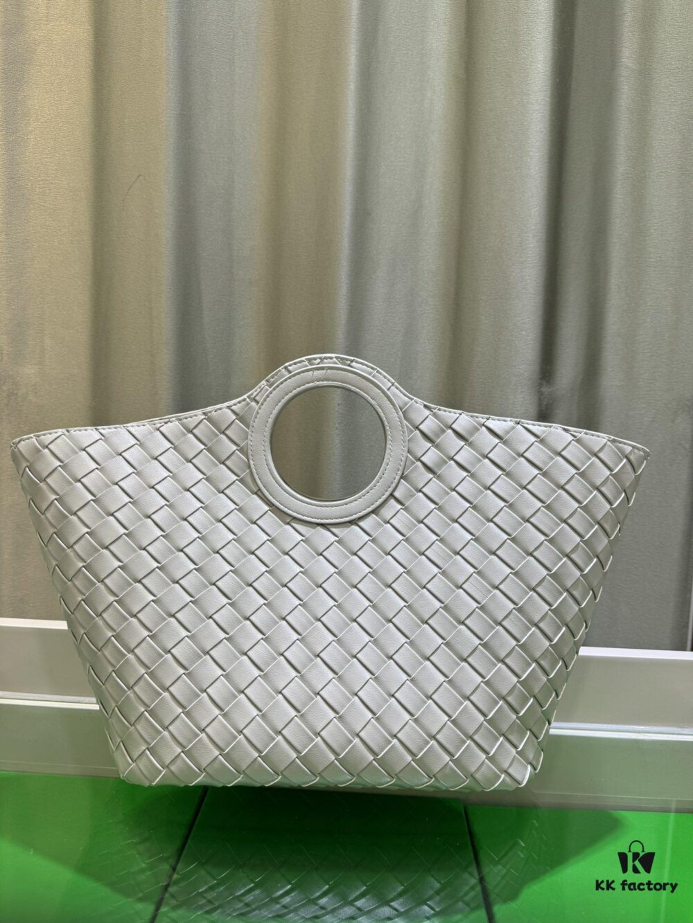 BV Picnic Woven Handbag - Bottega Veneta Women's New Vintage-Style Tote Bag 24 Early Autumn Collection