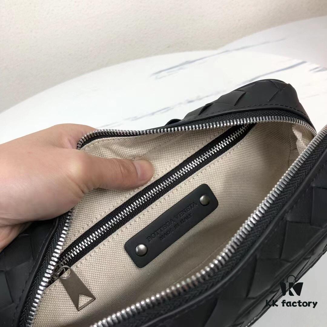 Latest BV Official Website BOTTEGA: Premium Waxed Cow Leather Handbag, Italian Craftsmanship, Elegant and Unique Design