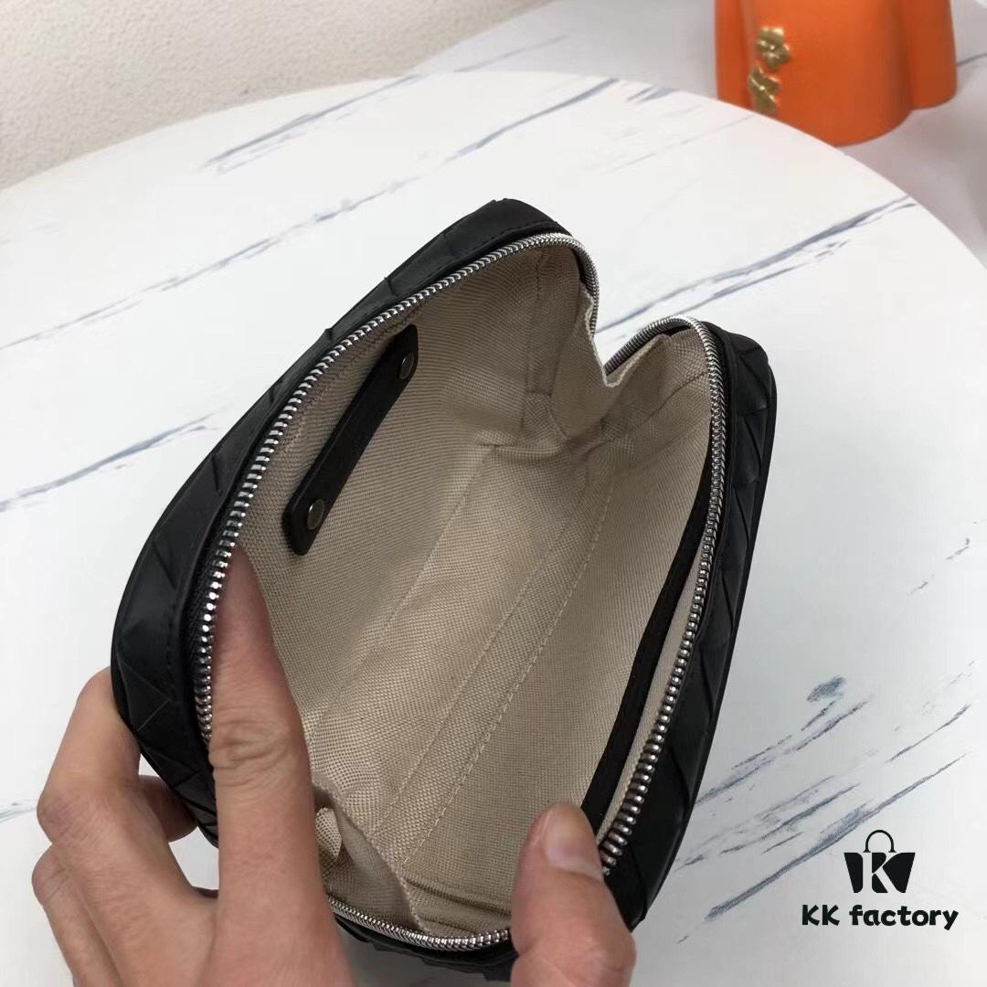 Latest BV Official Website BOTTEGA: Premium Waxed Calfskin Handbag, Italian Craftsmanship, Exclusive Design