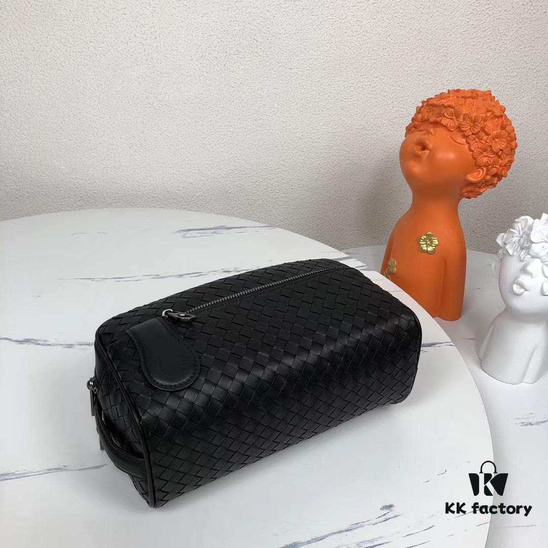 BV Original Overseas Order Quality, Counter-Synchronized, Premium Waxed Cowhide with Unique Design