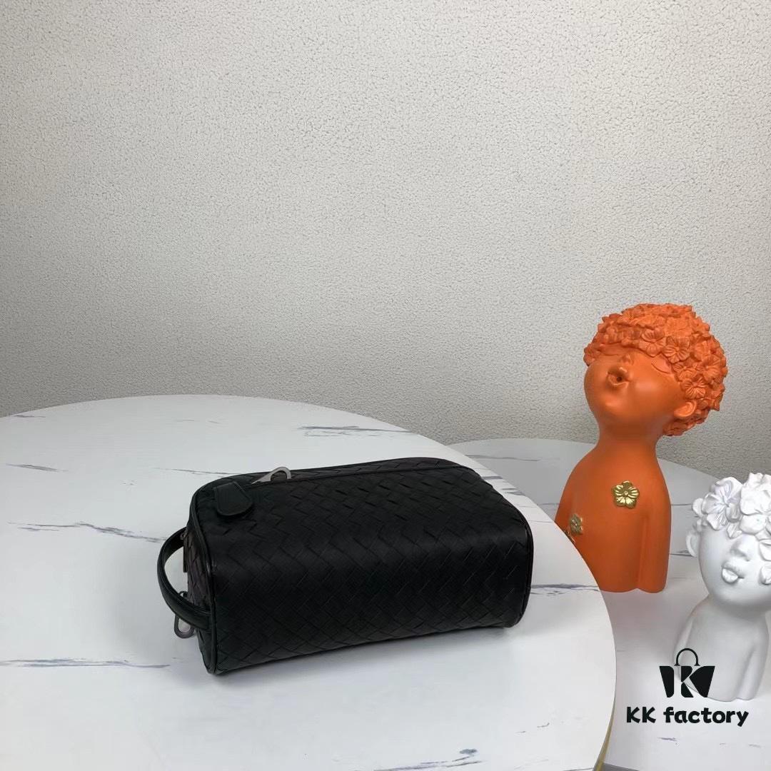 BV Original Overseas Order Quality, Counter-Synchronized, Premium Waxed Cowhide with Unique Design