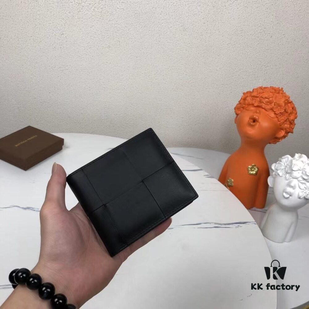 Bv🦋 Woven Wallet Short Style, Premium Imported Wax Cowhide, Handcrafted with Elegant Simplicity, 8 Card Slots Included