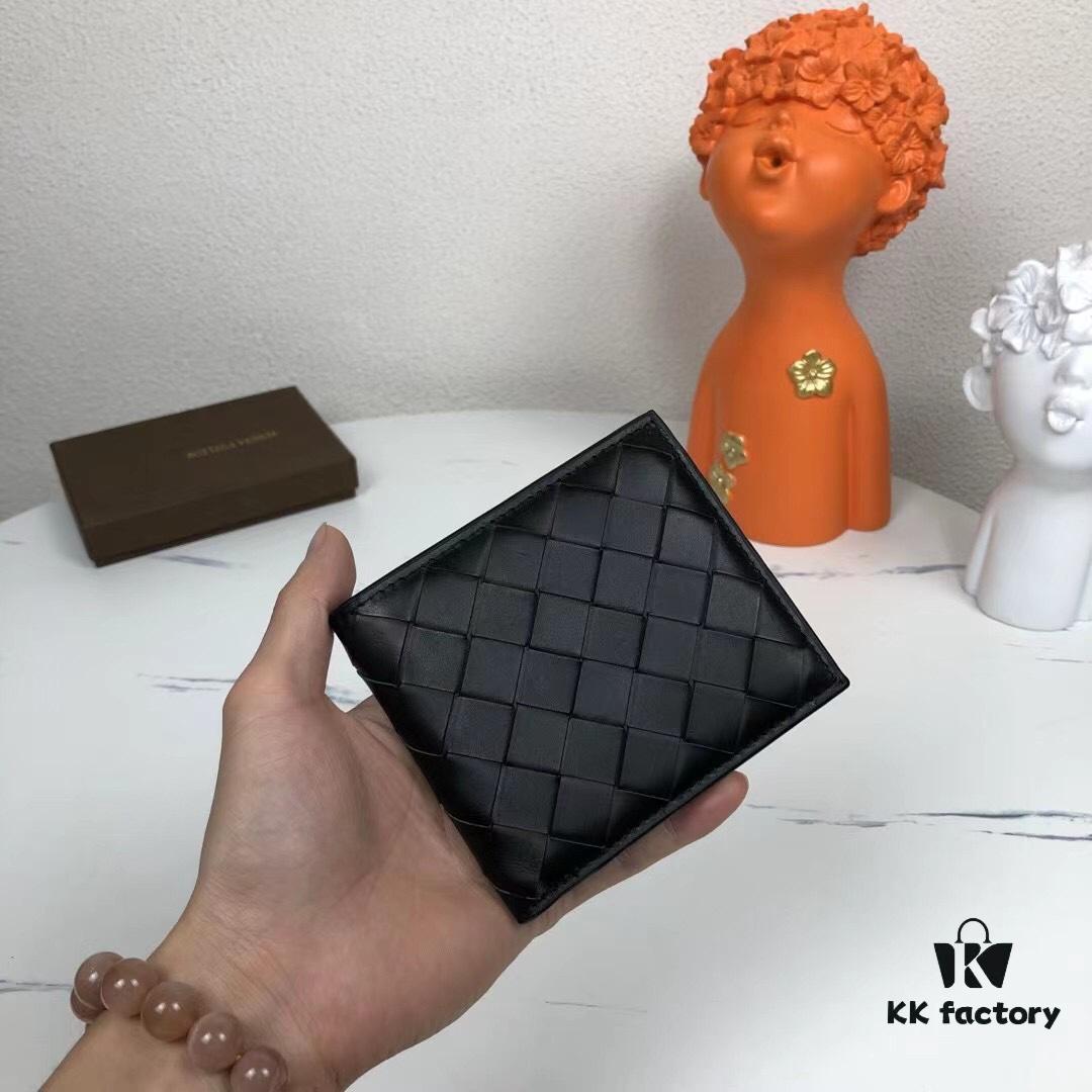 Bv🦋 Woven Short Wallet Made from Top-Grade Imported Wax Cowhide, Handcrafted with Fine Weaving, Elegant and Minimalist Design, Excellent Craftsmanship, Features 8 Card Slots ✅