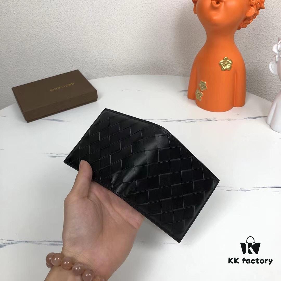 Bv🦋 Woven Short Wallet Made from Top-Grade Imported Wax Cowhide, Handcrafted with Fine Weaving, Elegant and Minimalist Design, Excellent Craftsmanship, Features 8 Card Slots ✅