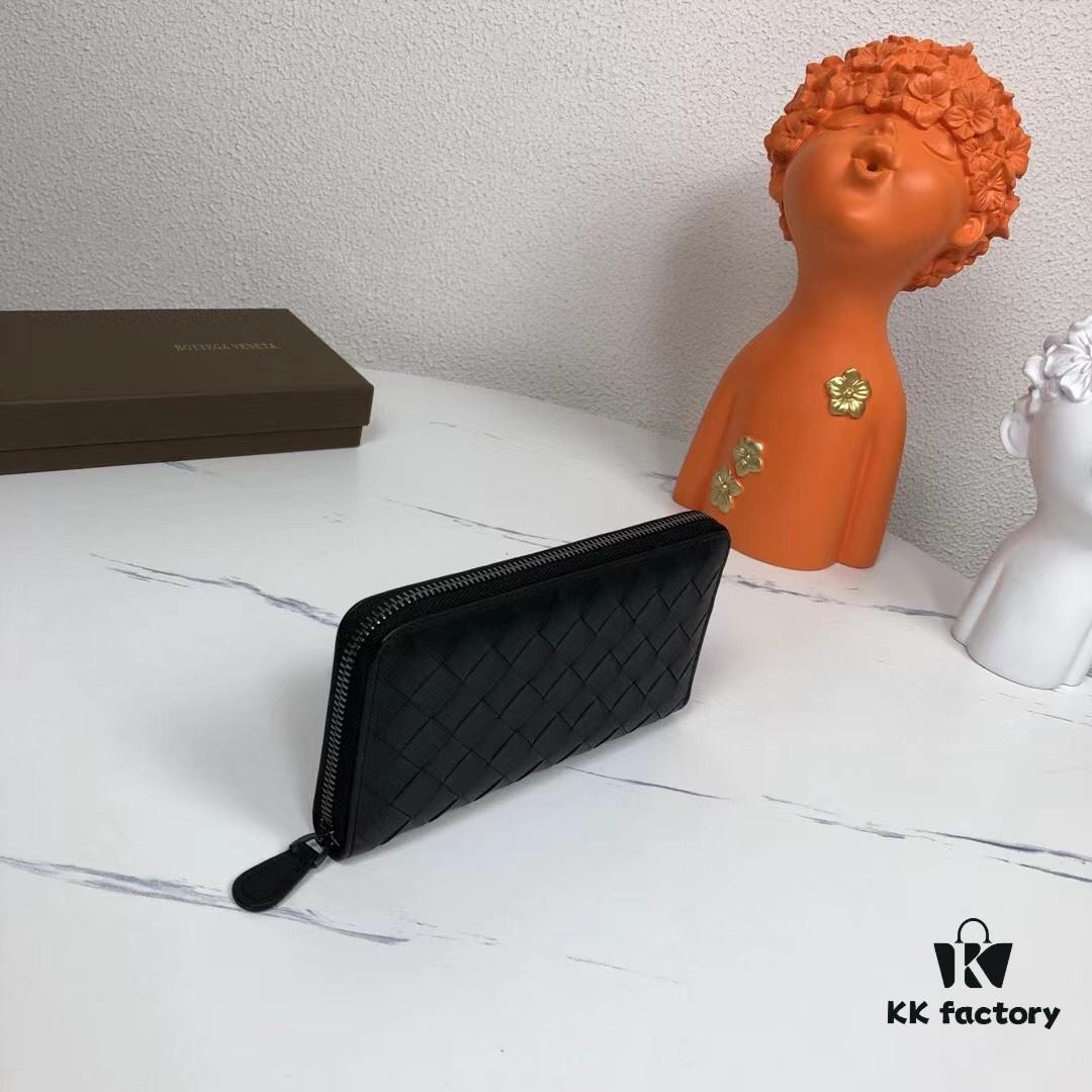 Bottega Veneta Wallet in Black Wax-Treated Calfskin - Style No. 1256 (Medium Braid)