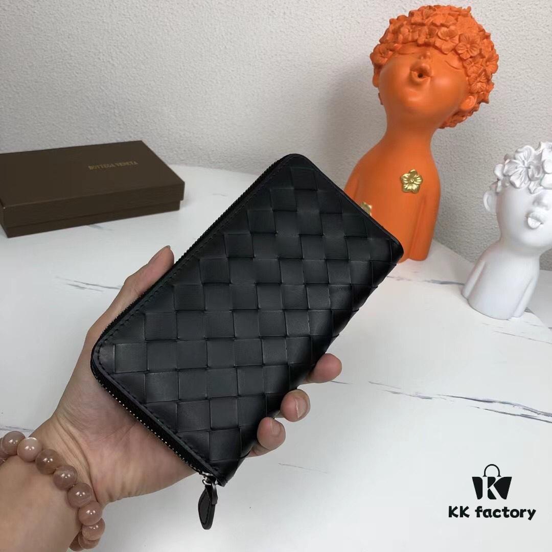 Bottega Veneta Wallet in Black Wax-Treated Calfskin - Style No. 1256 (Medium Braid)