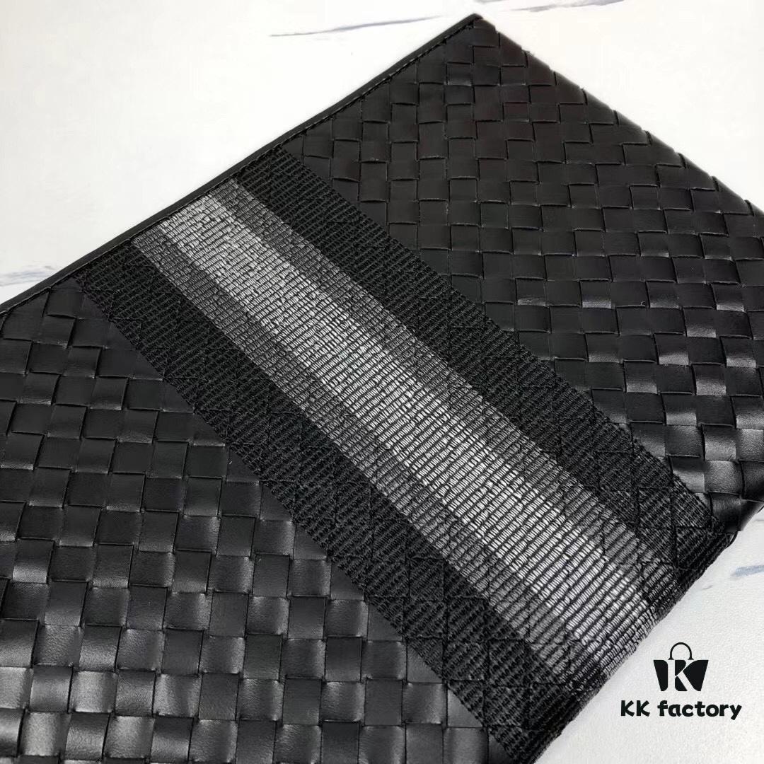 Box Included] BV Italian Luxury Brand, Precious Due to Intricate Leatherwork That Represents a Time-Intensive, Artisanal Masterpiece