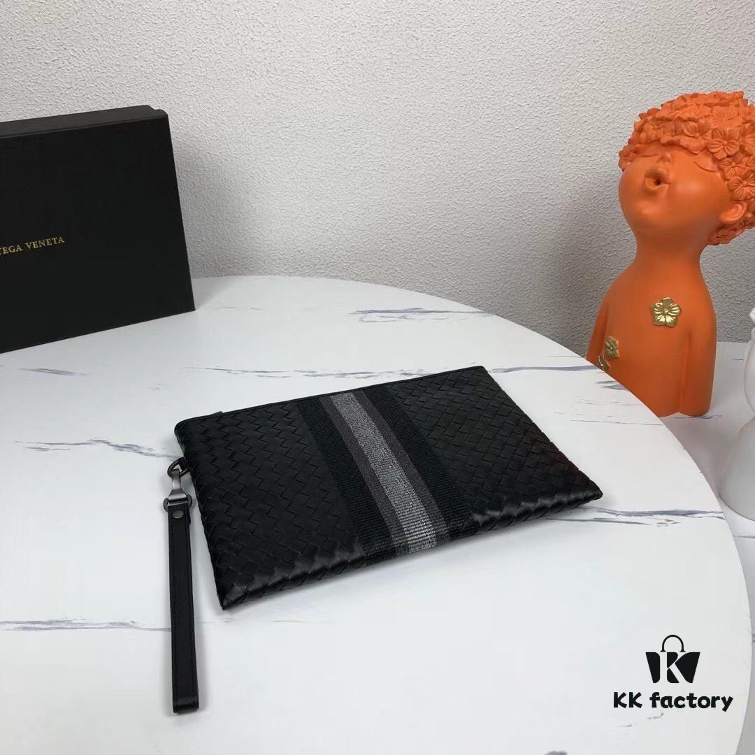 Box Included] BV Italian Luxury Brand, Precious Due to Intricate Leatherwork That Represents a Time-Intensive, Artisanal Masterpiece