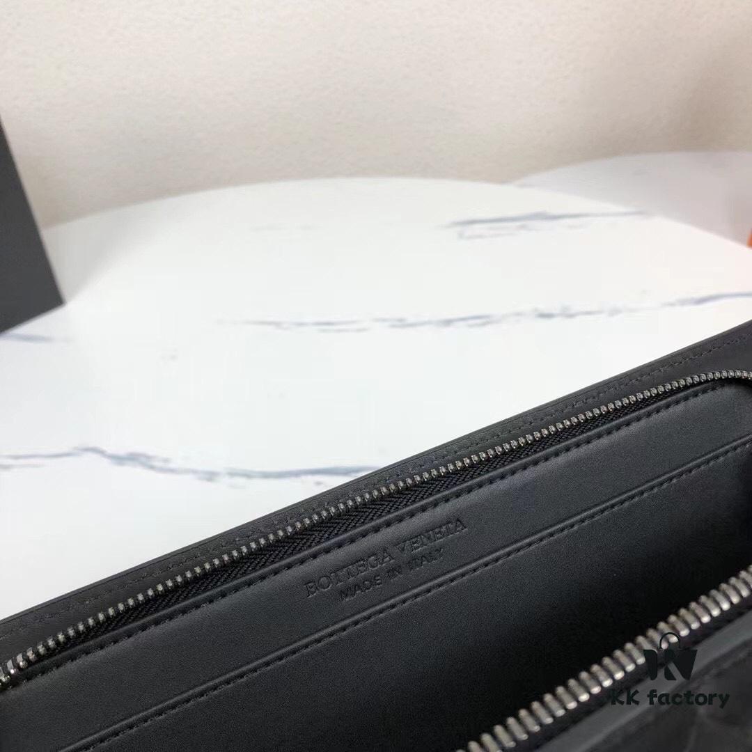 New Woven Handbag with Box, Featuring Classic BV-Style Braided Mesh Design