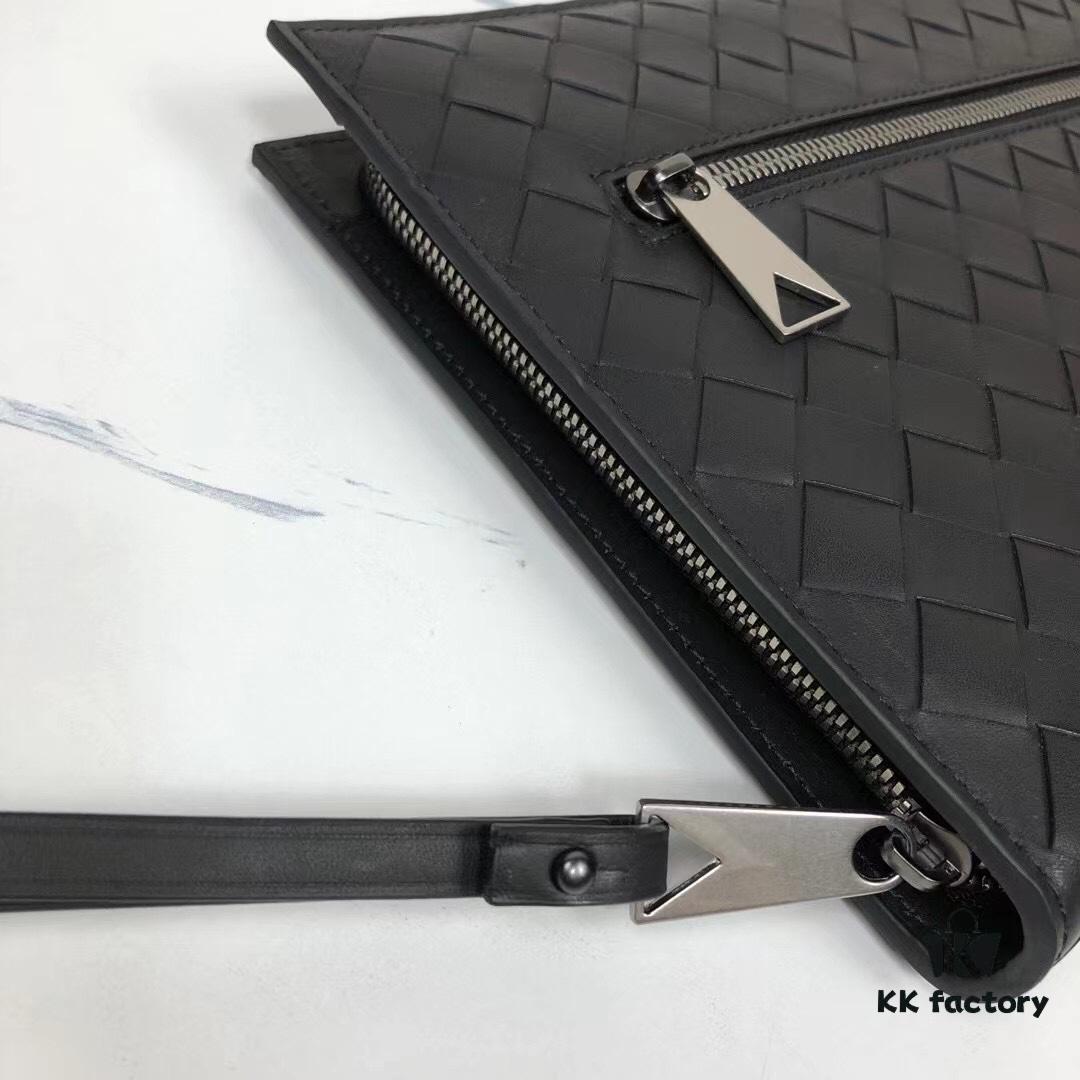 New Woven Handbag with Box, Featuring Classic BV-Style Braided Mesh Design