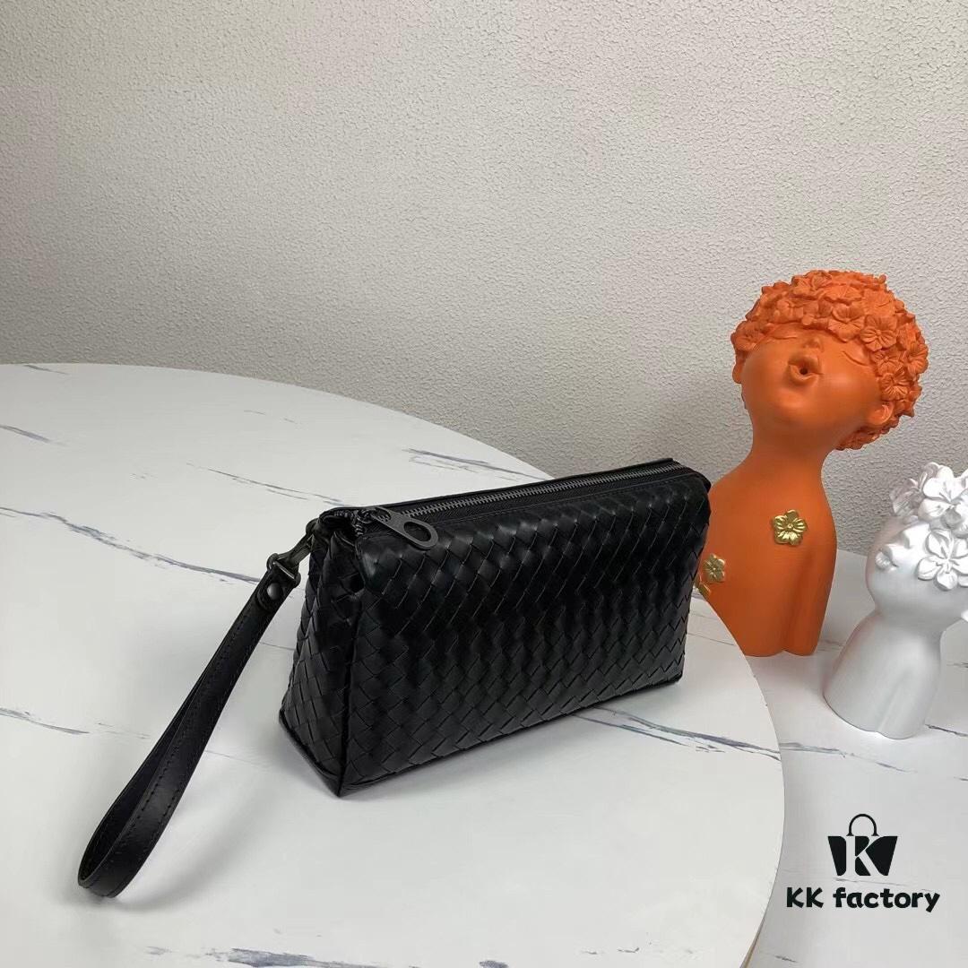 BV 💝💝 Top-Quality Waxed Cowhide, Unique Design, Exquisite Craftsmanship, Ultimate in Fashion and Elegance