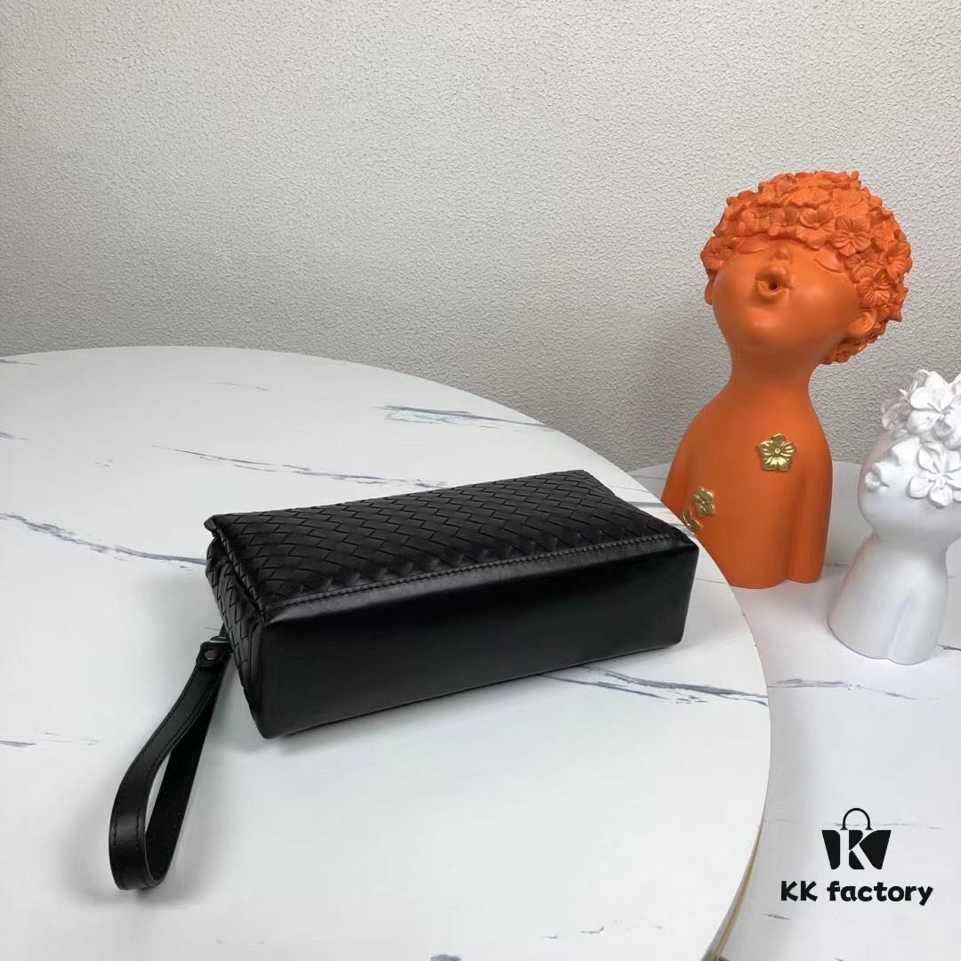 BV 💝💝 Top-Quality Waxed Cowhide, Unique Design, Exquisite Craftsmanship, Ultimate in Fashion and Elegance