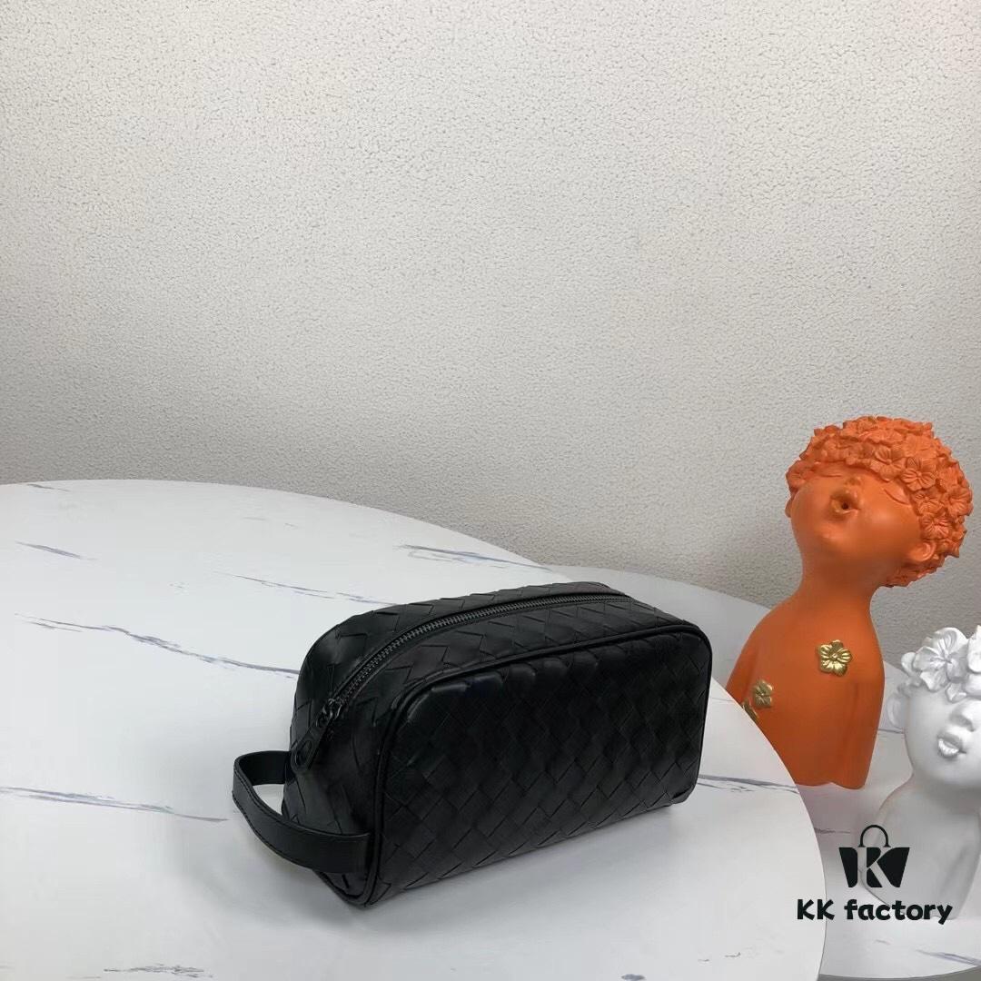 BV Pillow Handbag, Stylish and Handsome, Made with Imported Waxed Cowhide, Fully Hand-Woven, Gray Lining