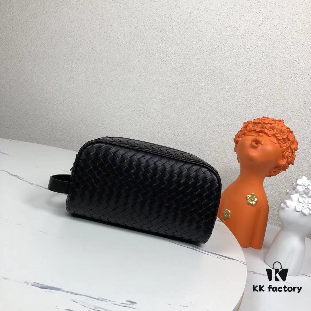 BV Pillow Handbag Simple and Stylish Made with Imported Wax-Coated Cowhide Handwoven with Gray Lining