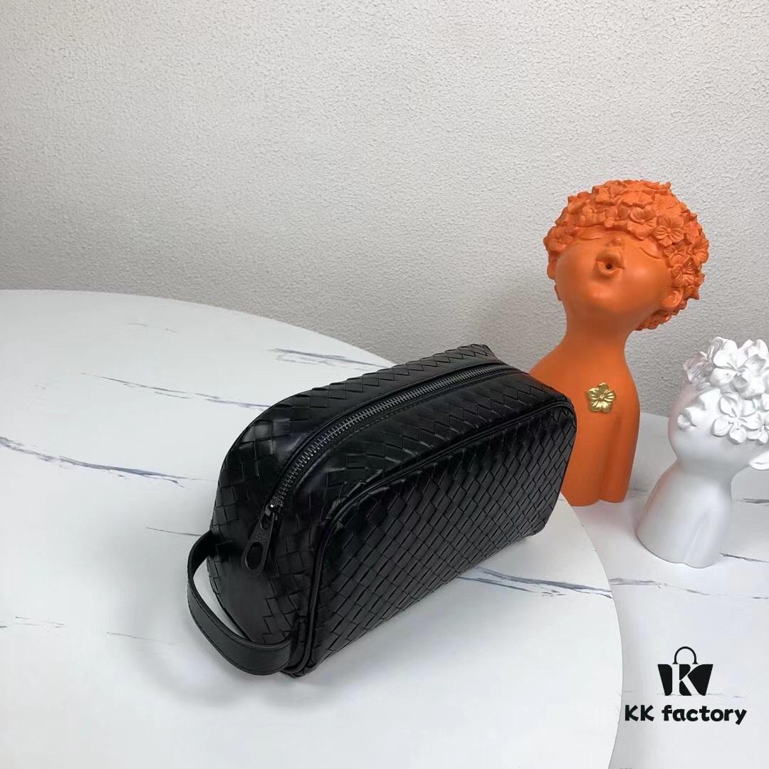 BV Pillow Handbag Simple and Stylish Made with Imported Wax-Coated Cowhide Handwoven with Gray Lining