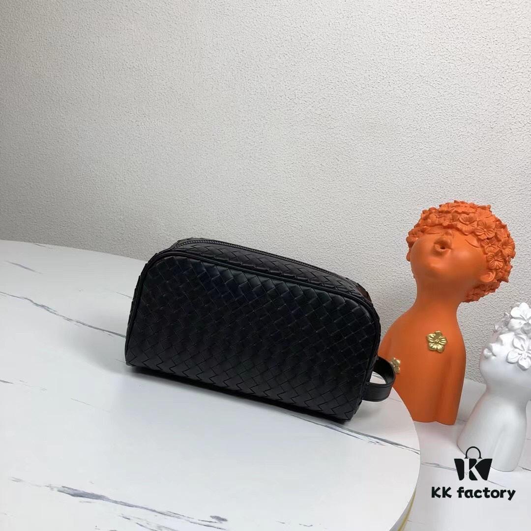 BV Pillow Handbag Simple and Stylish Made with Imported Wax-Coated Cowhide Handwoven with Gray Lining