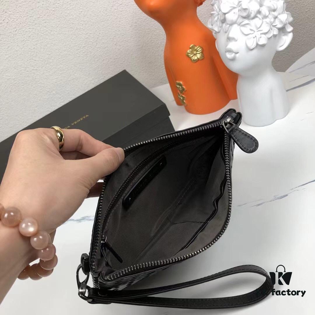 Small Size with Box BV Men's Hand Purse 😱 Traditional Craftsmanship 💪🏻 Premium Waxed Cowhide Leather, Handwoven 🤠 Can Be Used as Wallet or Hand Purse, Minimalist Design, Fully Braided Body, Practical Handle, Secret Pocket with Zipper, Interior Zipper Compartment 🎓 Model: 9916-2#, Color: Black, Size: 24*15*2cm