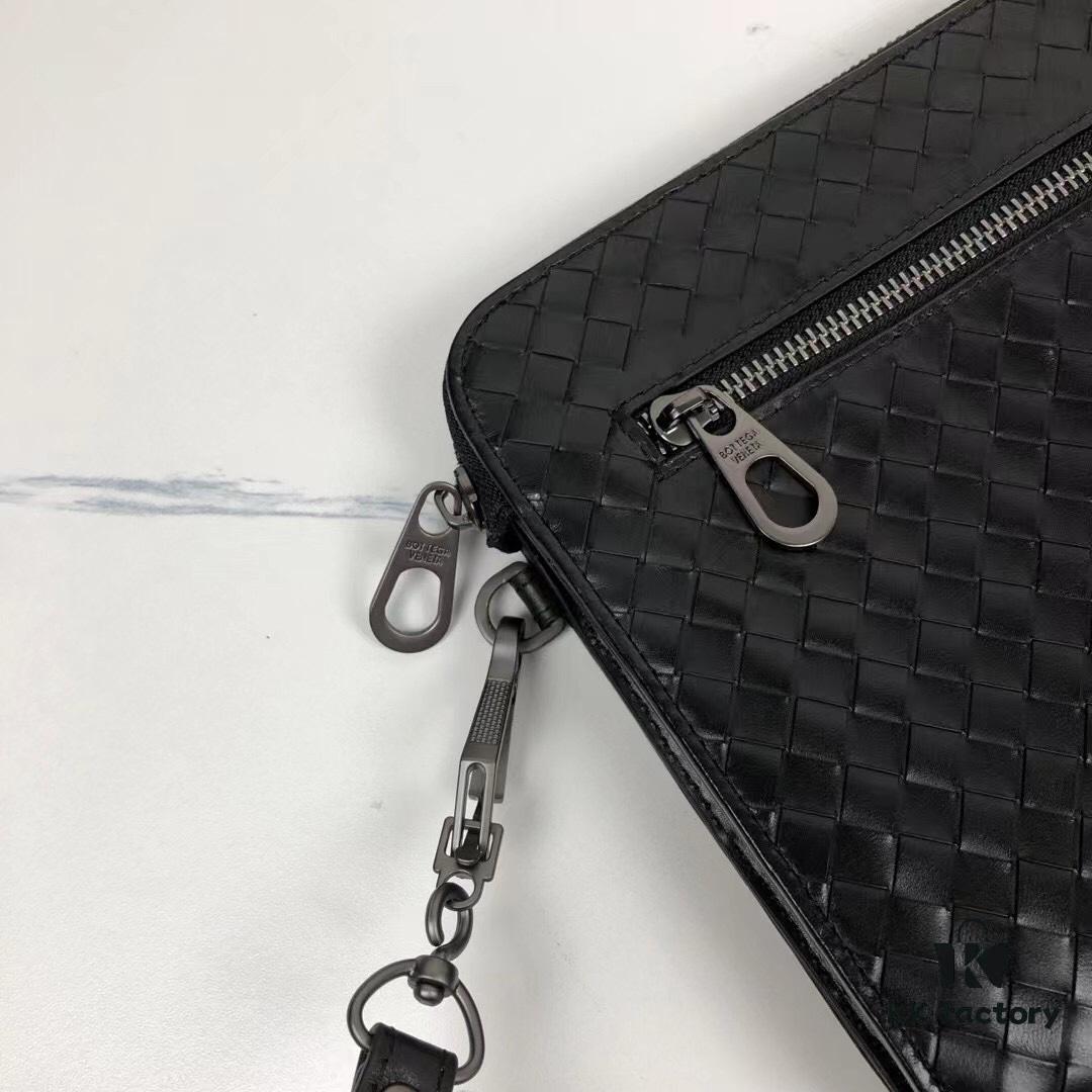 New BV Handbag with Box 🎩🎩 Small Black Clutch 1810S# Size 27X19X3 cm