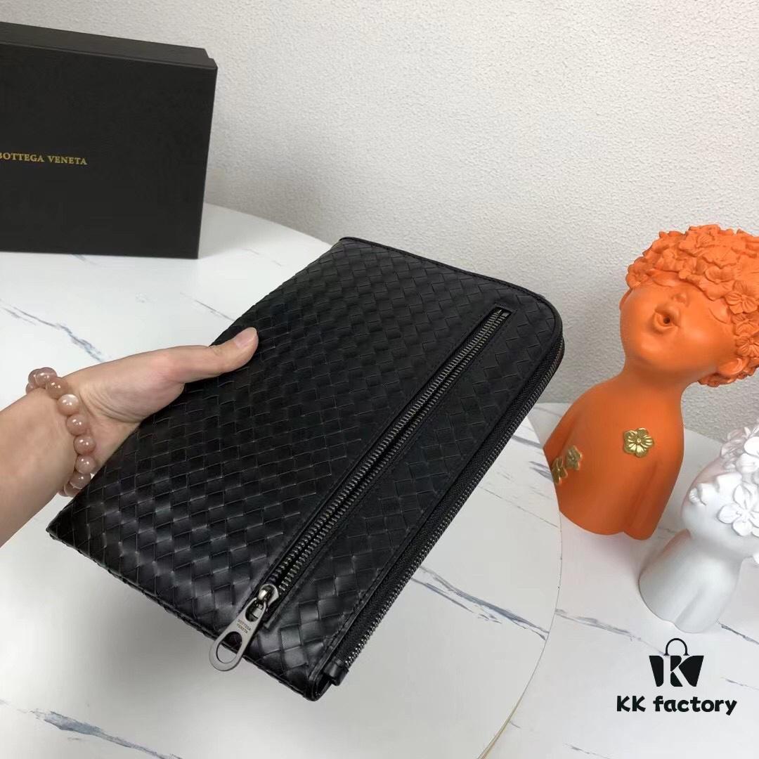 BV Woven Clutch with Box 🍀🍀 Top-Tier Imported Wax-Coated Calfskin, Practical Functionality and Elegant Seven-Character Zipper Design That Directly Captivates Men's Hearts, More Convenient to Carry
