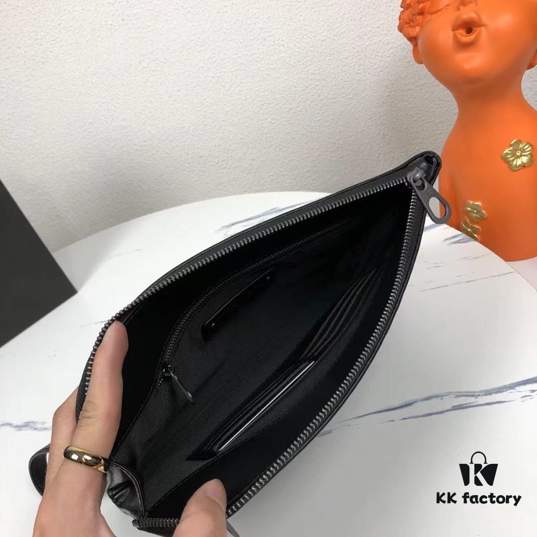 BV Woven Clutch with Box 🍀🍀 Top-Tier Imported Wax-Coated Calfskin, Practical Functionality and Elegant Seven-Character Zipper Design That Directly Captivates Men's Hearts, More Convenient to Carry