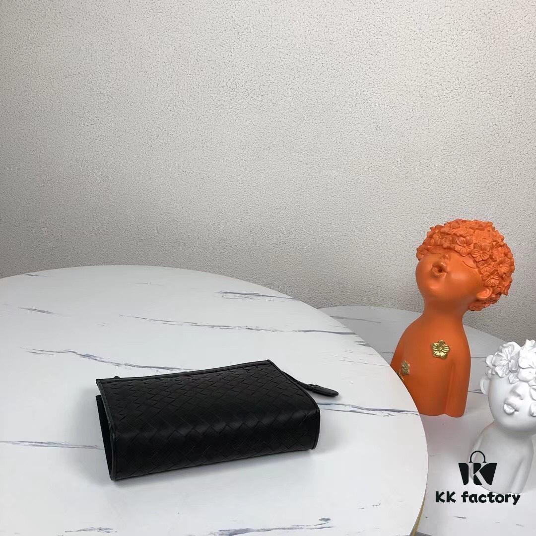 Bv🦋🦋 Small Men's Handbag Brand New from Cabinet Same as Full-Size Model Worldwide Known for Traditional Handcrafted Seamless Veal Leather Weave Gunmetal Fittings Understated and Practical Leather Gets Shinier with Use Younger Design Lets Fashion Penetrate Work 🎁 Model: 3328S#, Color: Black, Size: 24-16-6cm