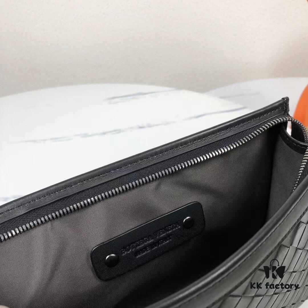 Bv🦋🦋 Small Men's Handbag Brand New from Cabinet Same as Full-Size Model Worldwide Known for Traditional Handcrafted Seamless Veal Leather Weave Gunmetal Fittings Understated and Practical Leather Gets Shinier with Use Younger Design Lets Fashion Penetrate Work 🎁 Model: 3328S#, Color: Black, Size: 24-16-6cm