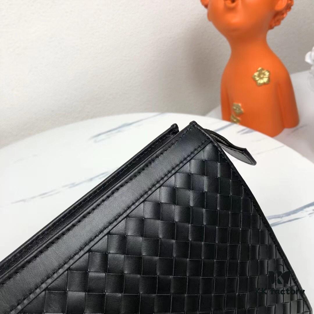 Bv🦋🦋 Men's Handbag New Cabinet Arrival Same as Original Seamless Woven Calfskin with Gunmetal Hardware, Low-Key and Practical, Patina Develops Over Time, Youthful Design Blending Fashion into Work Life