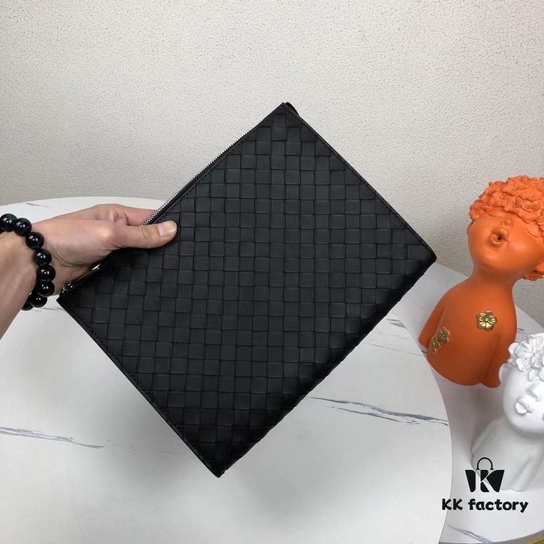 New Woven Vertical Clutch Bag, Featuring BV-Inspired Braided Design, Minimalist and Elegant, Made of Soft Cowhide Leather