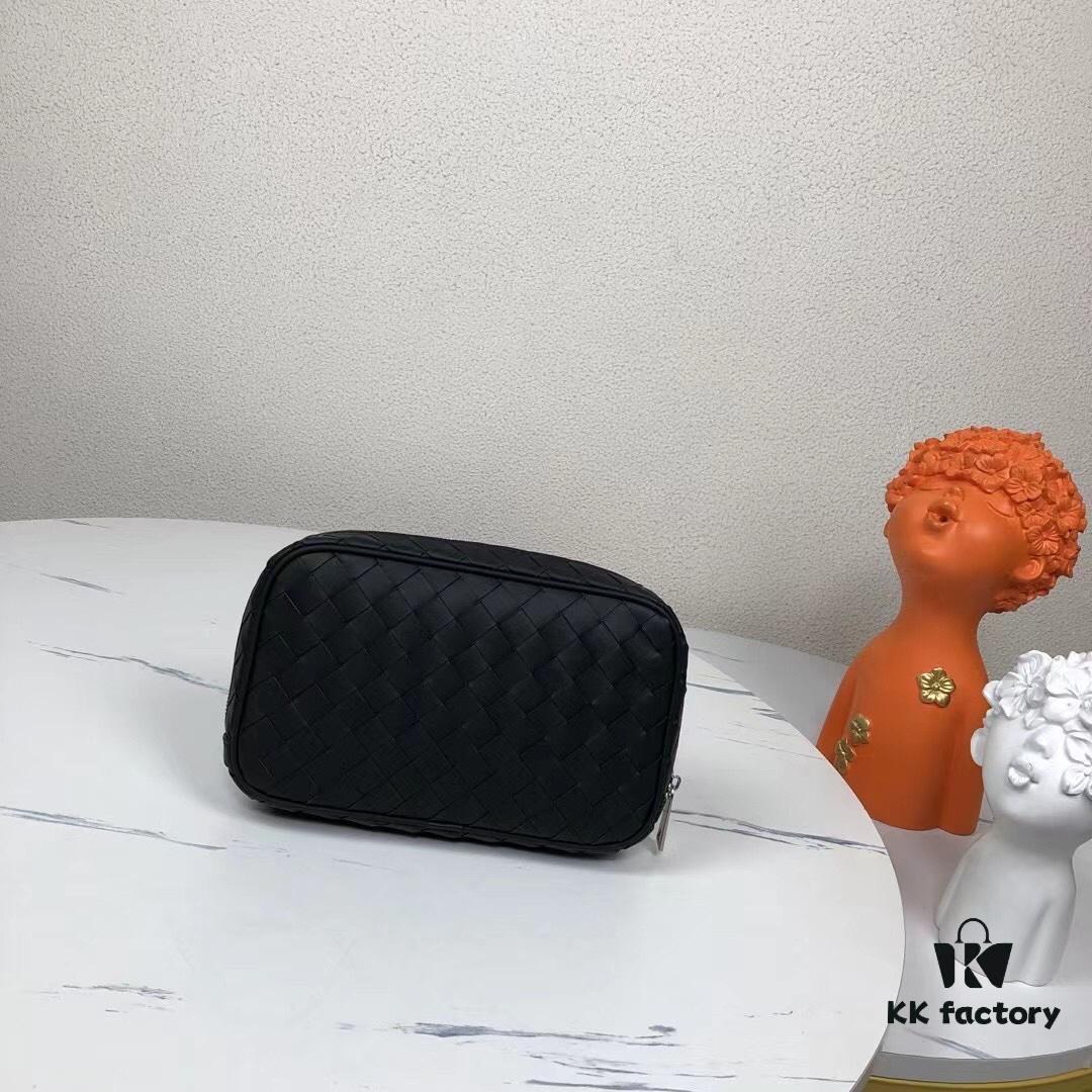 Latest BV Official Website BOTTEGA: Premium Waxed Cow Leather Handbag, Imported Metal Hardware, Exquisite Craftsmanship, Elegant and Unique Design