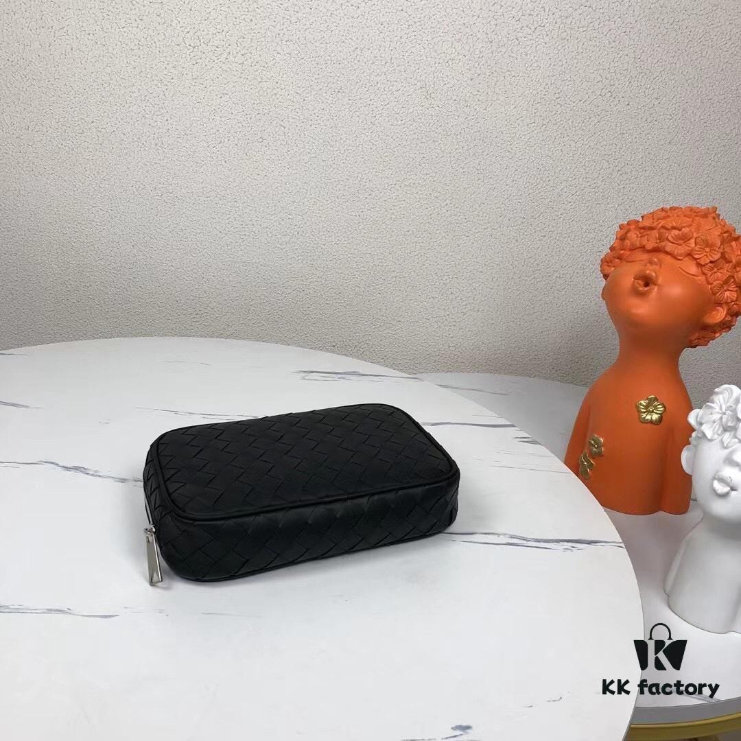 Latest BV Official Website BOTTEGA: Premium Waxed Cow Leather Handbag, Imported Metal Hardware, Exquisite Craftsmanship, Elegant and Unique Design