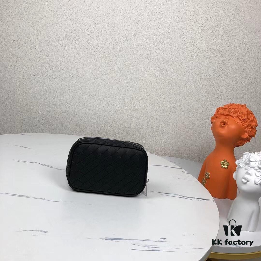 Latest BV Official Website BOTTEGA: Premium Waxed Calfskin Handbag, Italian Craftsmanship, Exquisite Hardware, Unique Design