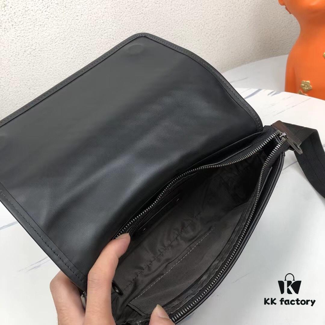 BV Woven Messenger Bag 🌿 New Hot Item