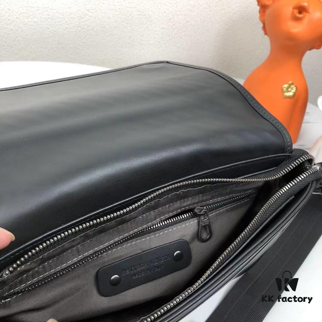 BV Woven Messenger Bag 🌿 New Hot Item