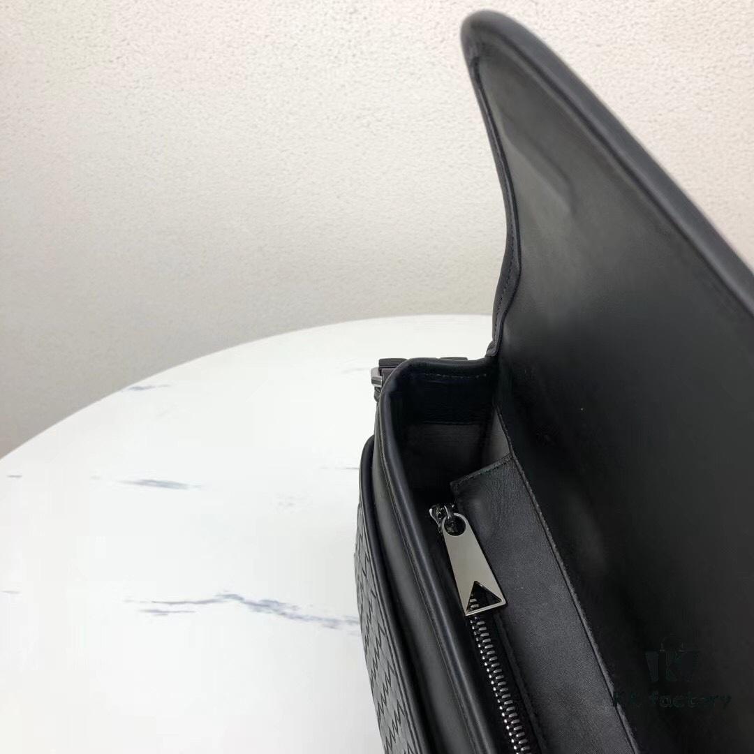 BV Woven Messenger Bag 🌿 Popular New Arrival, Handcrafted with Premium Materials