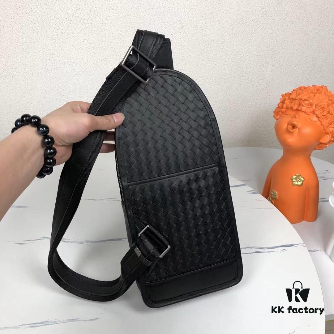 BV Latest Men's Top-Grade Leather Chest Bag, Model 821#, Black