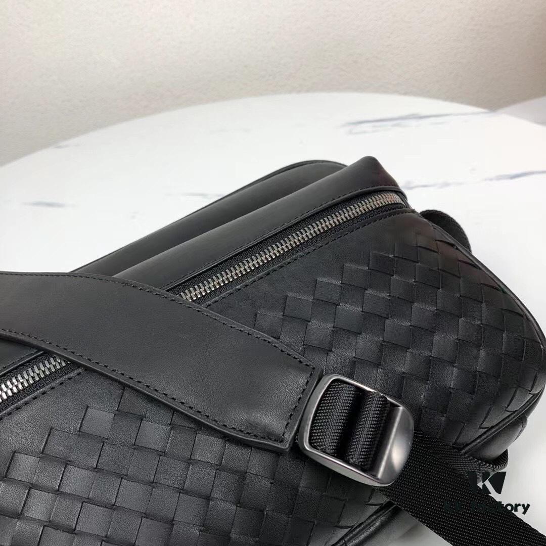 BV Woven Messenger Bag / Crossbody Bag 🌿 Hot New Arrival