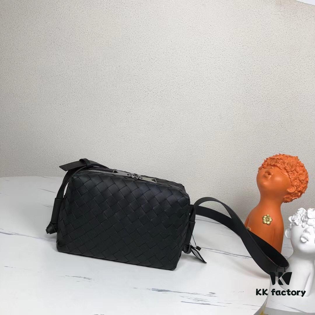 BV Latest Men's Shoulder Bag, Premium Full-Grain Calfskin, Original Quality, Website Synchronized Release